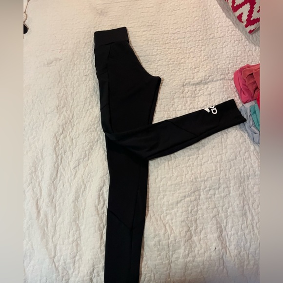Adidas women’s xs leggings in black - Picture 2 of 3